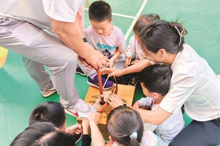 西安半坡博物馆科普课堂进社区