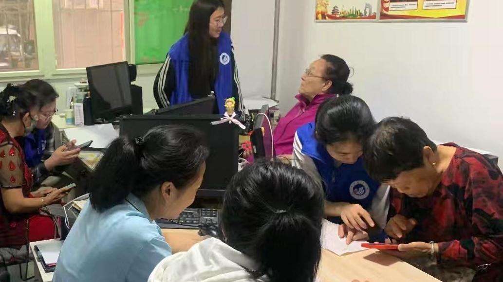 办好 “好事清单”  做实暖心服务——测绘社区惠民课堂助力老人点亮数字生活