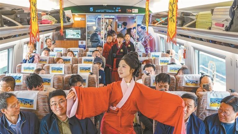 陕港高铁“流动博物馆”周年庆活动启幕