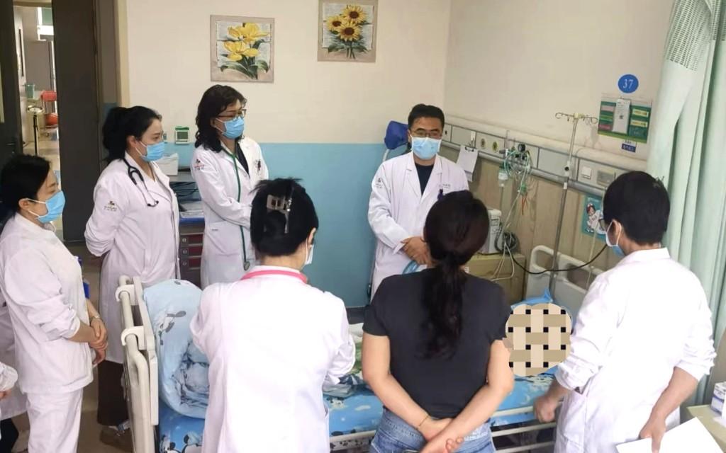 过敏差点夺走男孩的命医护极速抢救死里逃生