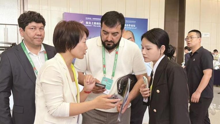 陕西现代农业组团亮相