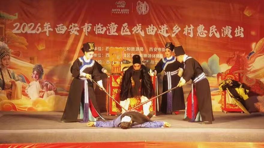 戏台搭在庙会上 好戏唱进心里头