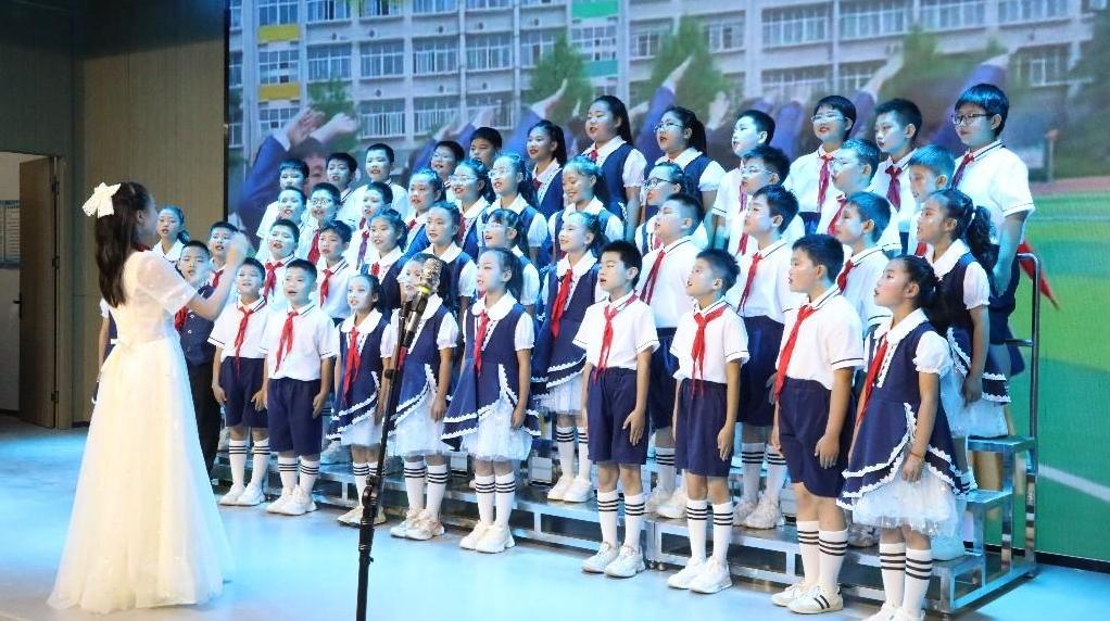 “向美而歌 一路生花”——西安西港花园学校四年级合唱比赛圆满落幕