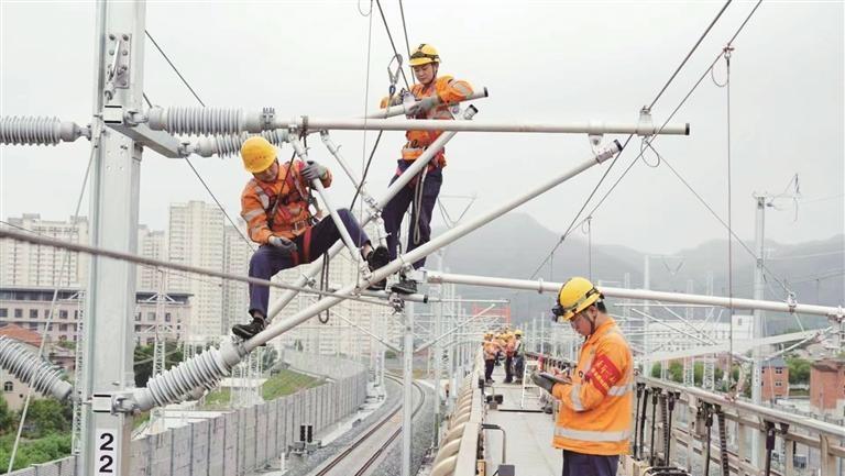 接触网平推验收圆满收官