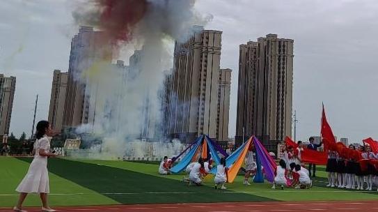 西咸新区秦汉第四学校举办家长校园开放日暨庆“六一”活动