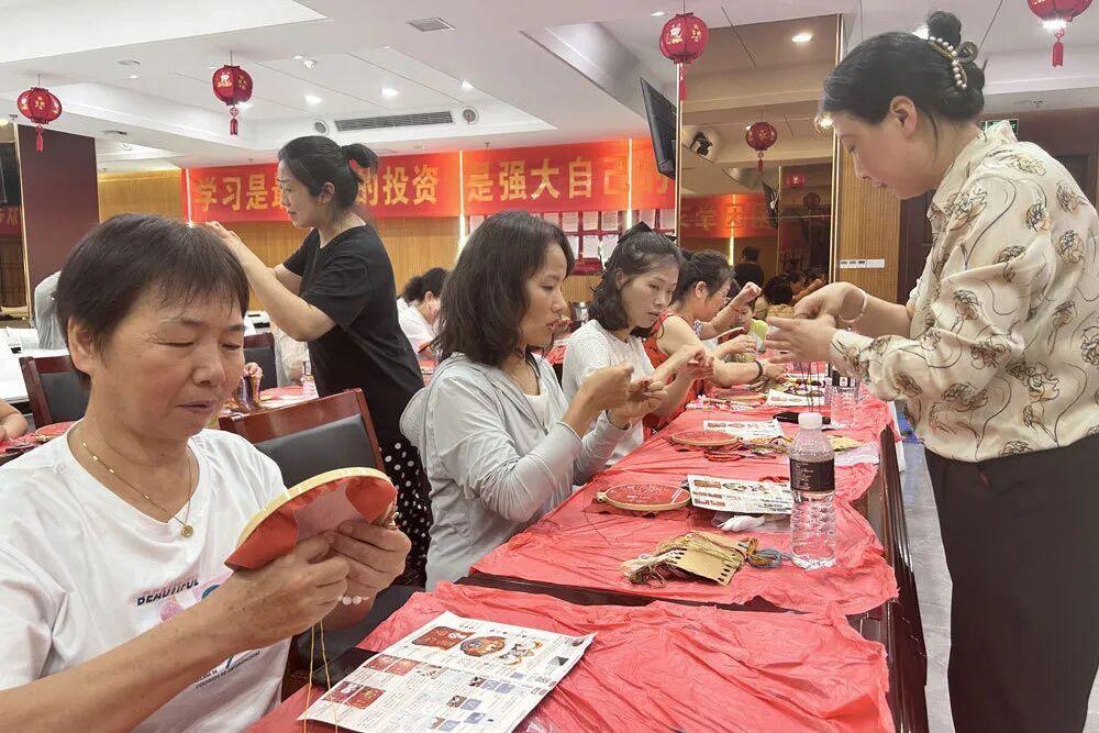 小工坊托起社区群众大幸福