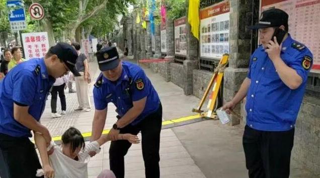 把服务做在执法之前 碑林城管守护在身边