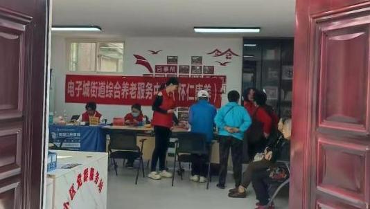 “三站一室”聚合力 把红色阵地建到居民家门口