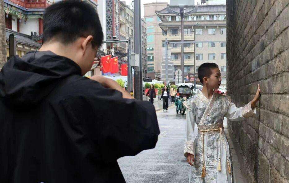 “秦娃讲陕西”文脉润童心    小小少年让文物故事活起来