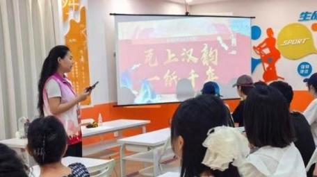 品读唐诗韵味 体验瓦当拓印