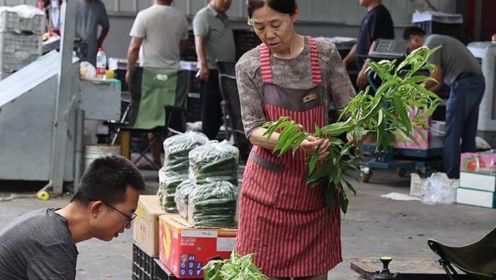 “甜蜜”正当时水果陆续“上新”西安夏日“果篮子”丰盈又清甜
