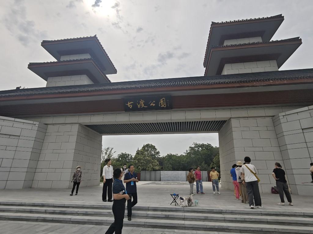 陕西日报社“城市高质量发展咸阳行”全媒体行动调研采访活动⑨ |千年古渡成咸阳“宝藏公园”