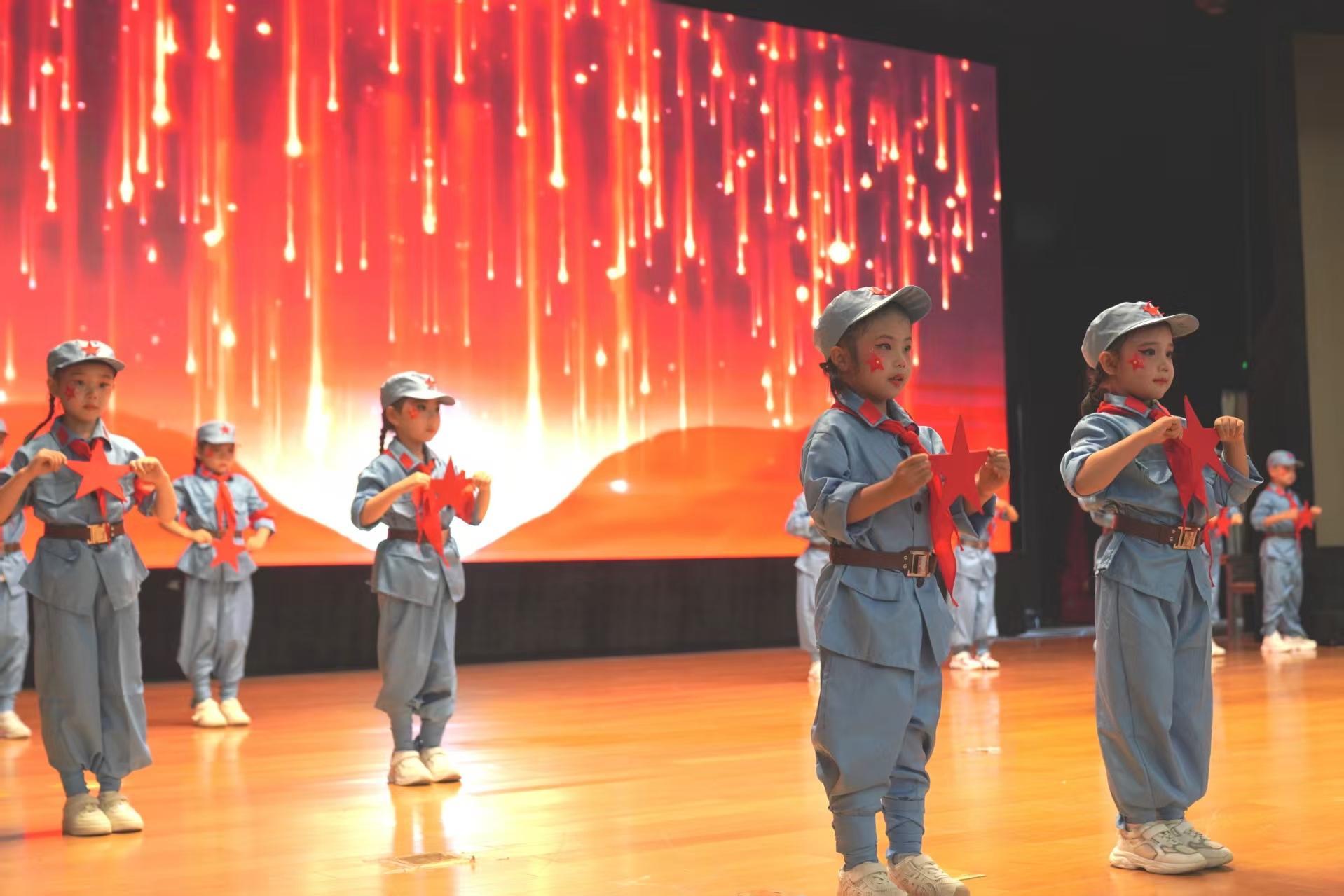 追光的你∣西安市临潼区举办“强国复兴有我”主题文艺汇演