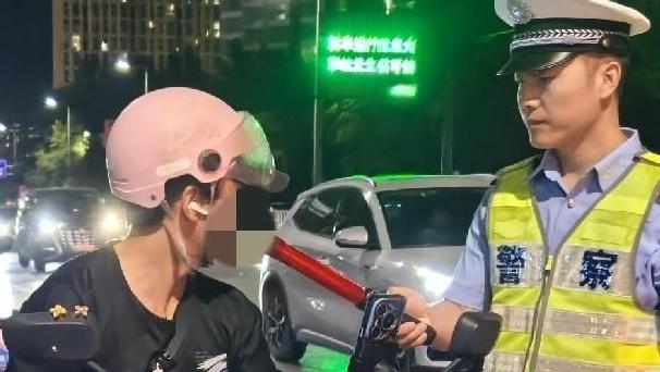 咸阳陈杨大队开展夜间道路交通安全整治行动