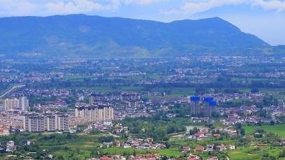 汉中市南郑区：田园城景相映成趣