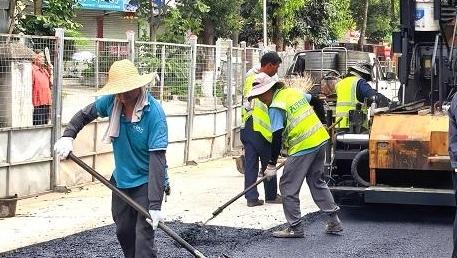 南郑：战高温 赶工期
