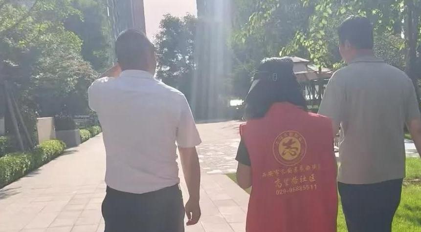 路面维修换新颜，便民服务暖人心