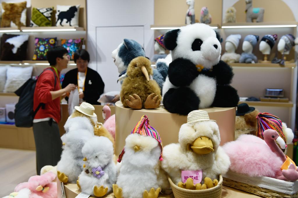 经纬度：扩大消费，供给侧与需求侧改革当并行