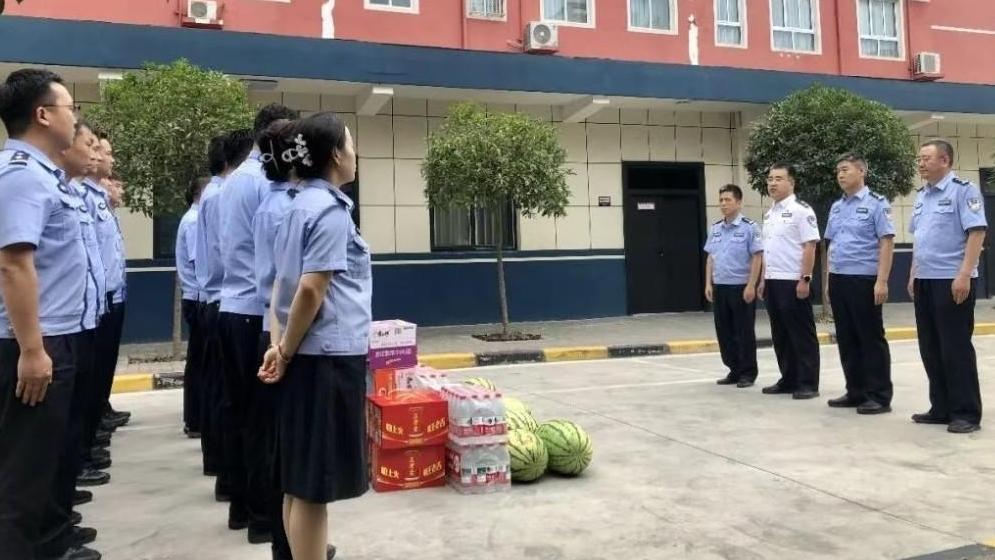 清凉送基层 关怀润警心！咸阳市公安局领导深入武功公安开展“送清凉”活动?