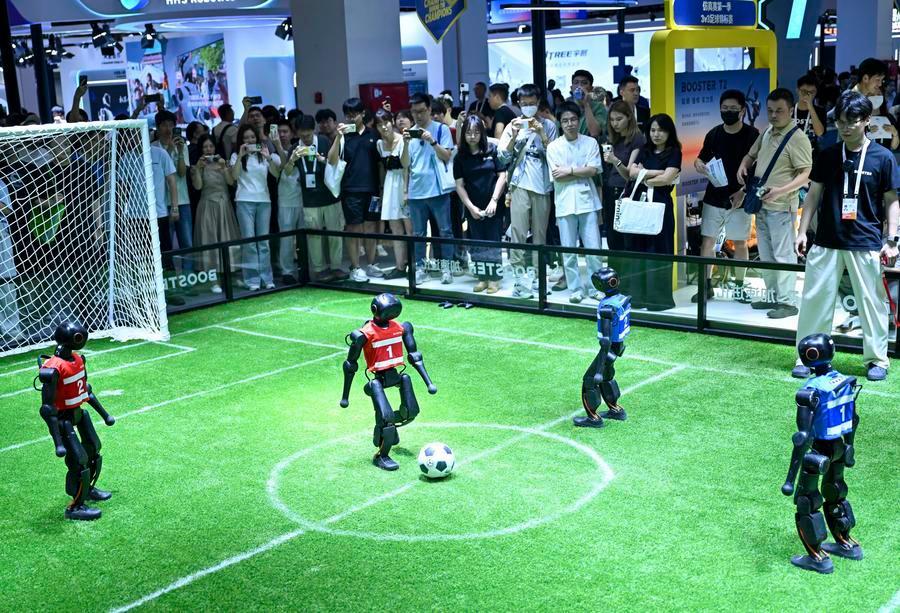 Technology&Life | 2026 World AI Conference showcases robots in E China's Shanghai