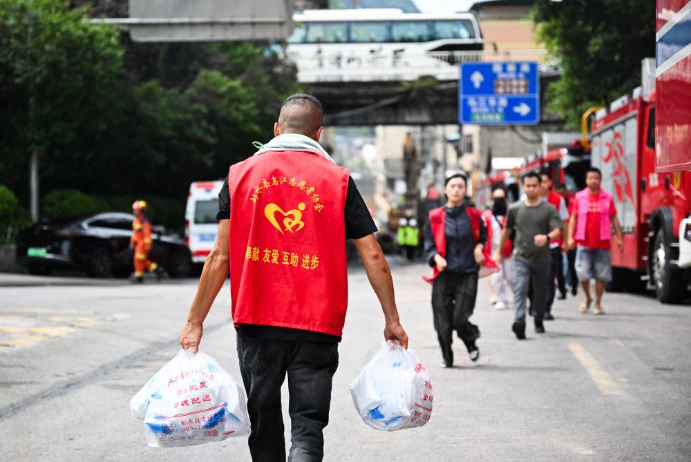 重庆彭水山体崩塌灾害救援汇聚“凡人微光”