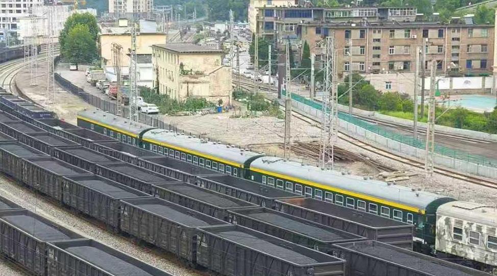 西安铁路局2026年货物发送量突破2亿吨 货运总量、中欧班列开行量稳居全国前列