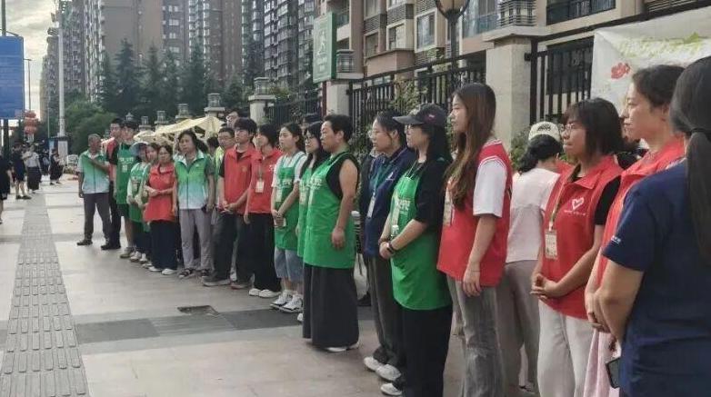 “兜兜闲余 爱暖航开”：公益市集点燃社区治理新活力