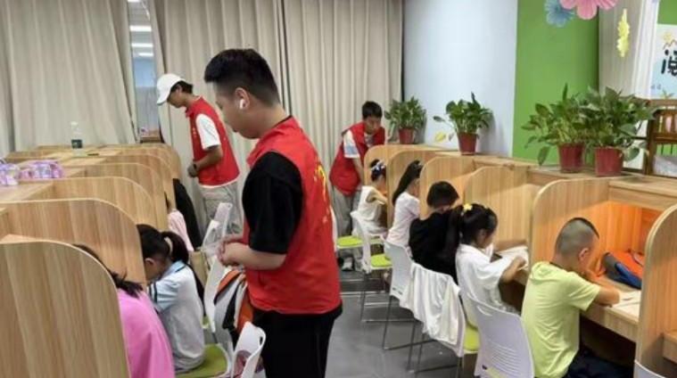 环东社区联动多方资源 打造“家门口”七彩假期课堂