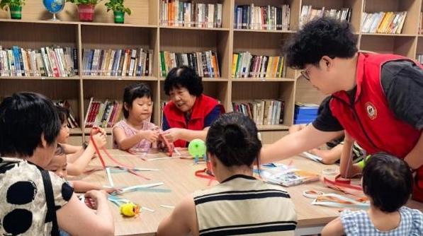 学子躬身办实事 基层一线显担当