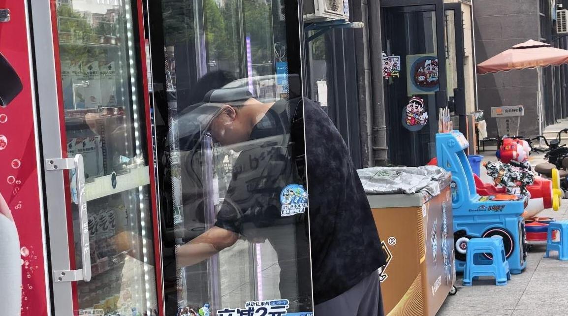 高温天西安街头饮品消费观察：含糖“快乐水”遇冷 健康轻饮成新宠