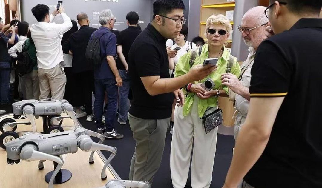 视频丨从爬长城到追火箭 中国“科技游”圈粉老外