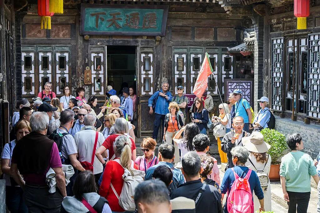 视频丨西方年轻人热衷的“Chinamaxxing”是啥？