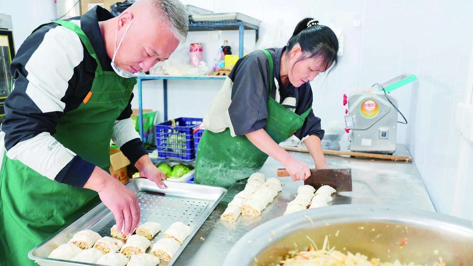 爱心食堂里的幸福味